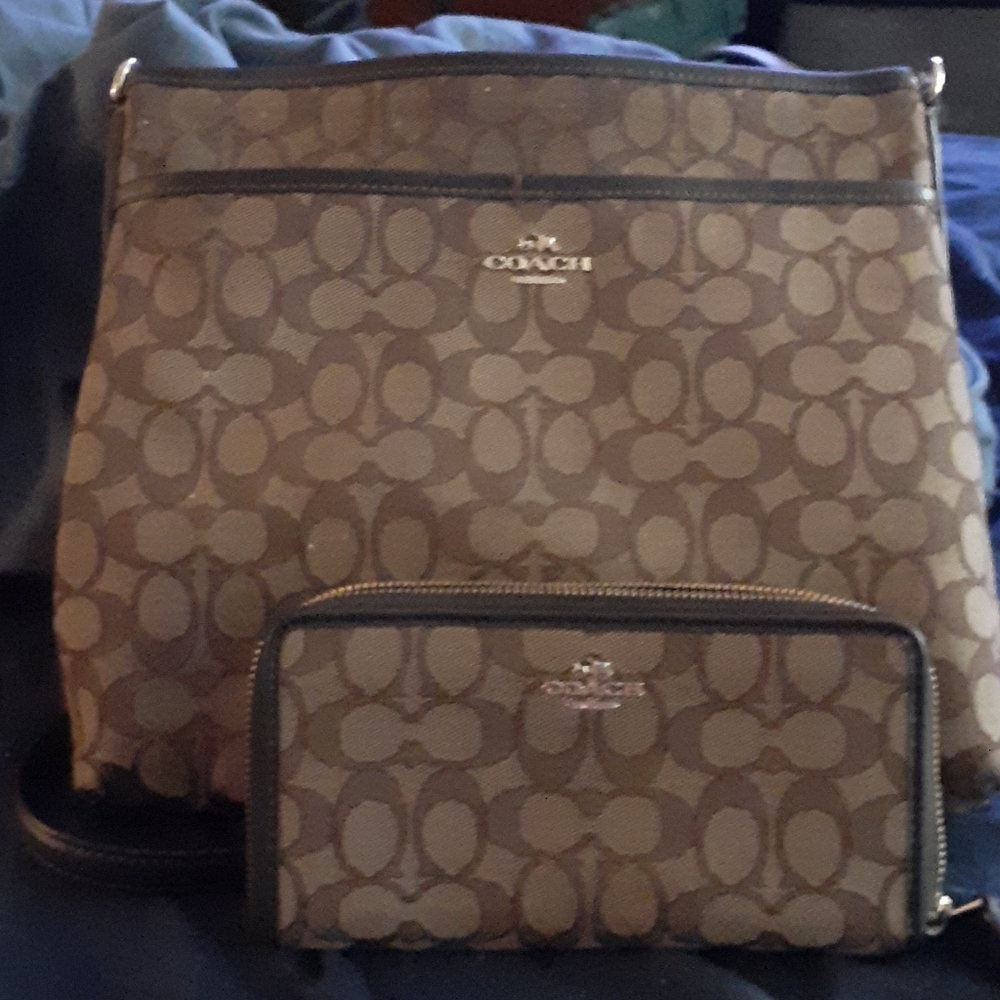 Coach purse and wallet set